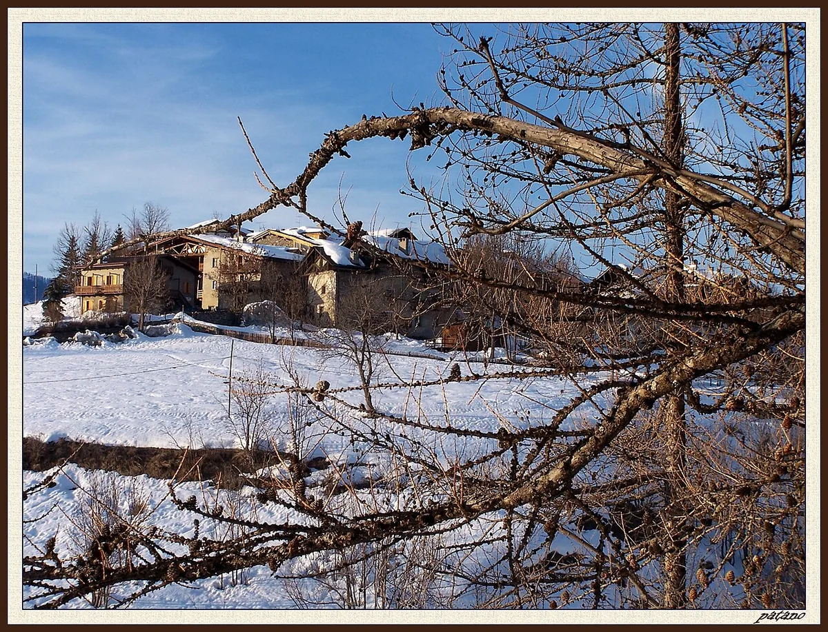 Veduta di Sansicario, Italia. Immagine generale della località o del comprensorio; non documenta la posizione di un singolo settore del catalogo o negozio di noleggio.